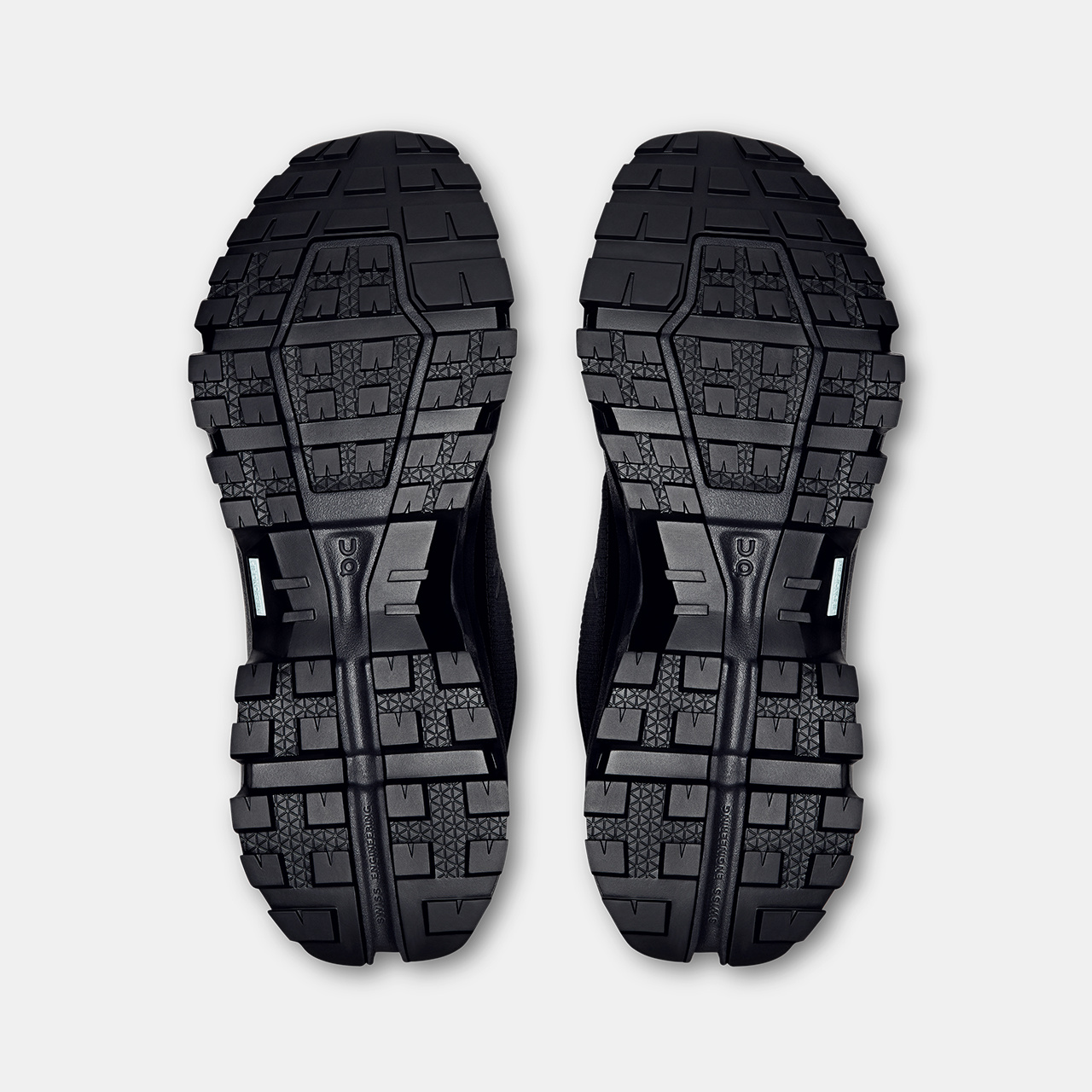 On Running Cloudrock Low Waterproof Kişilər üçün krossovkalar