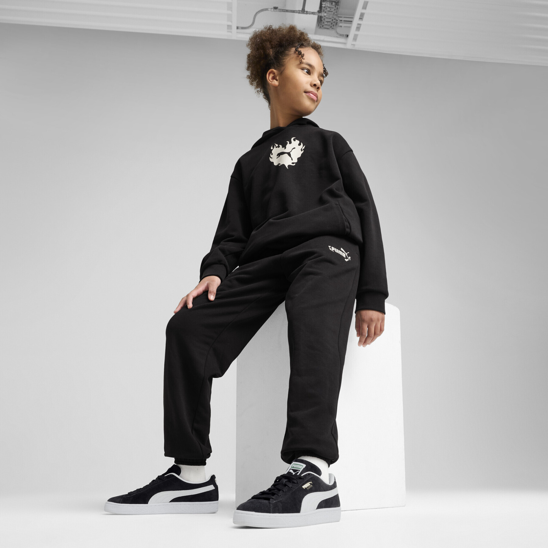 PUMA FLAMING LOVE Sweatpants TR G Girl's Pants