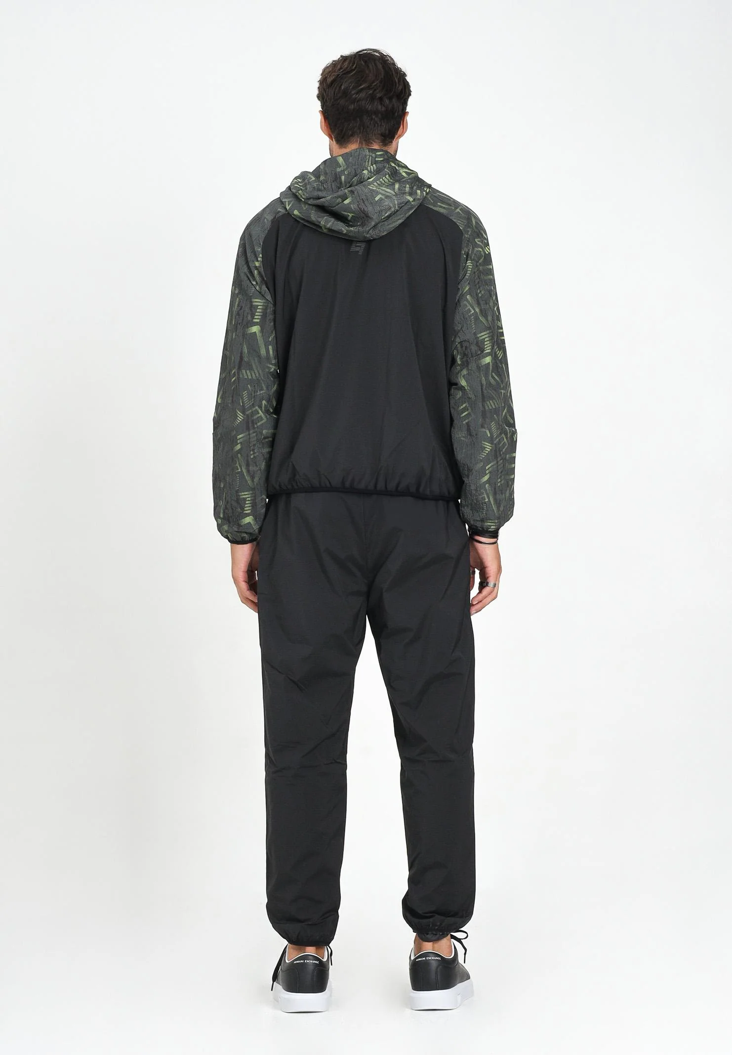 Emporio Armani EA7 Kişilər üçün Loqolu gödəkçə ilə idman kostyumu