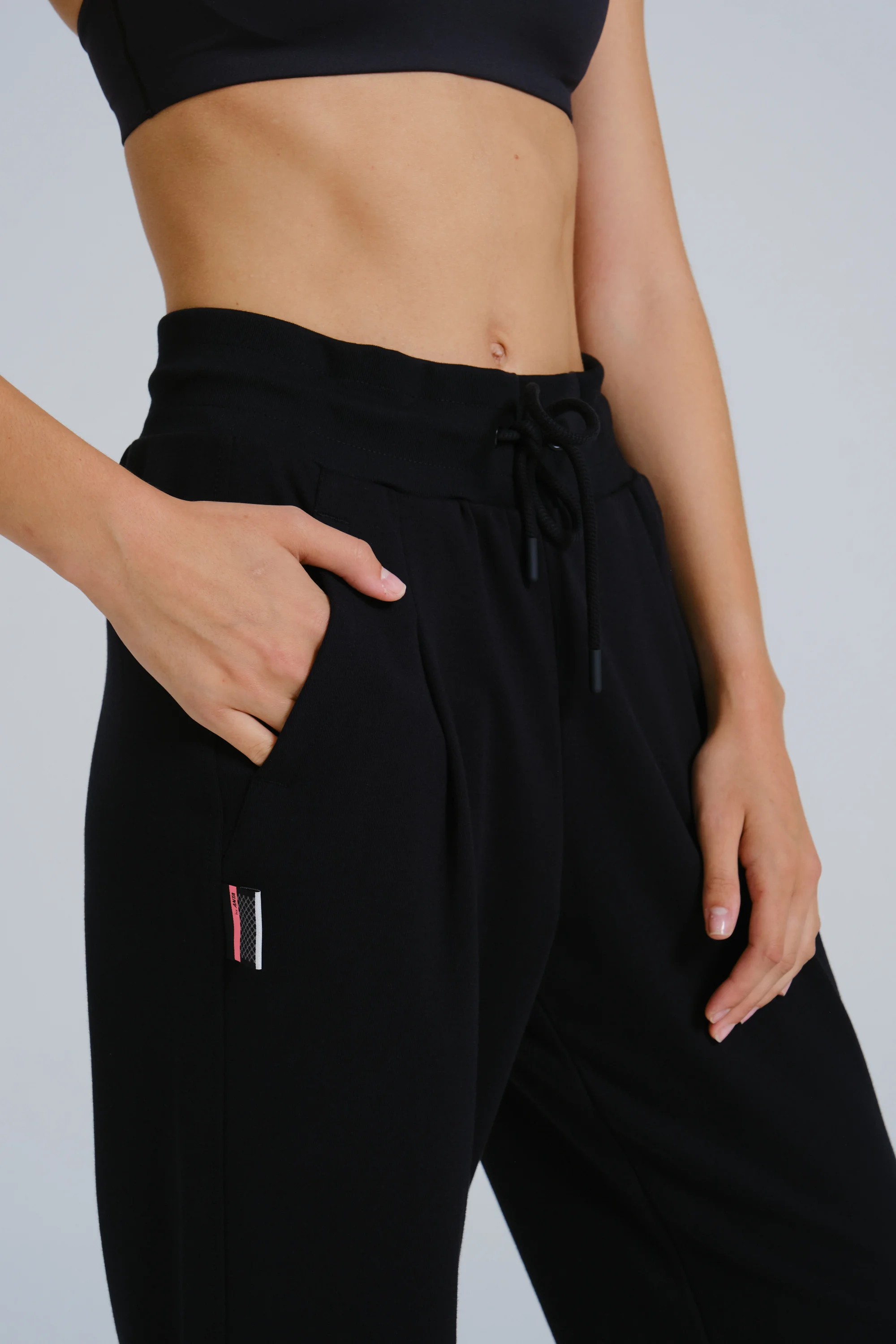 ANTA WOMEN'S WOVEN ANKLE PANTS