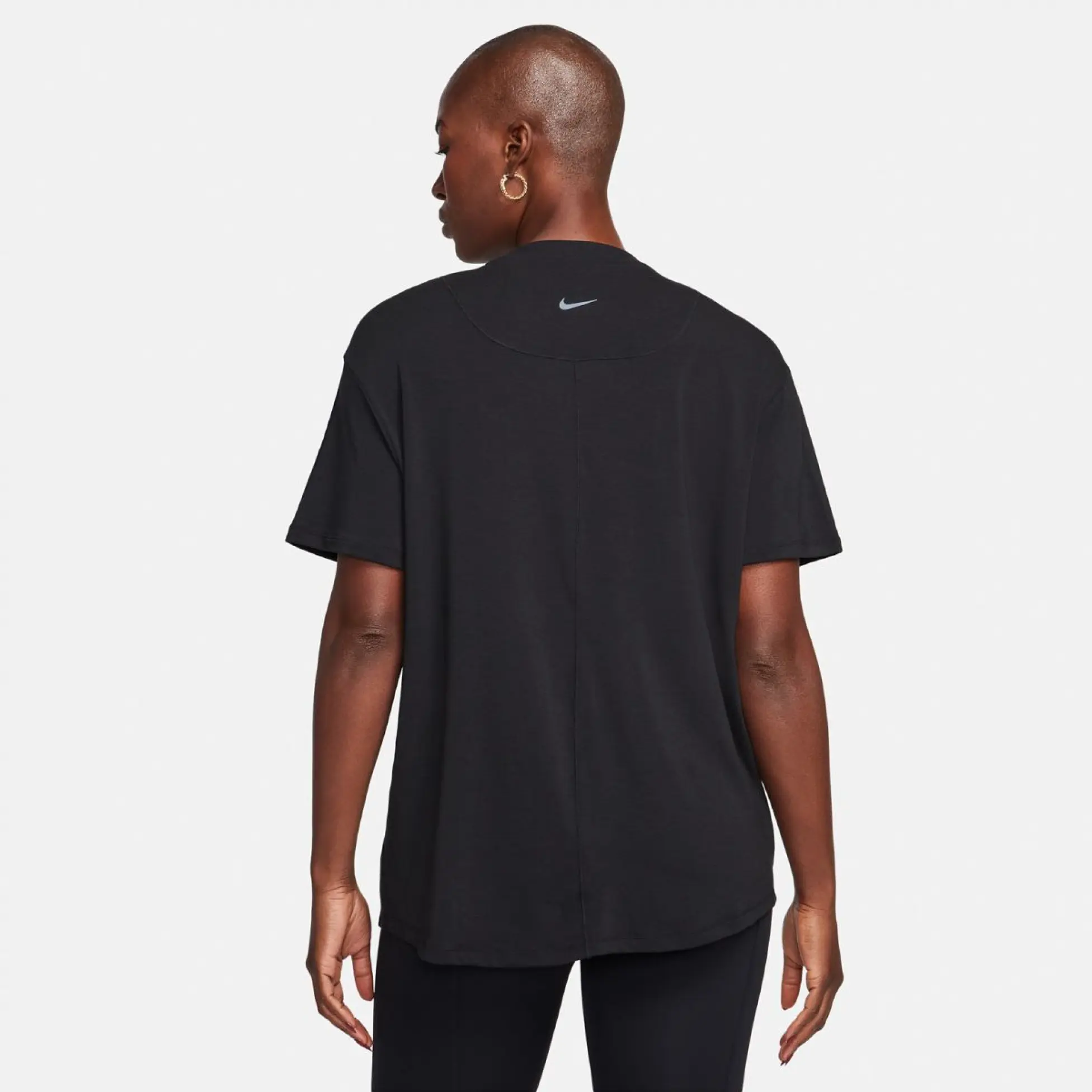 Nike One Relaxed Dri-FIT Qadınlar üçün köynək