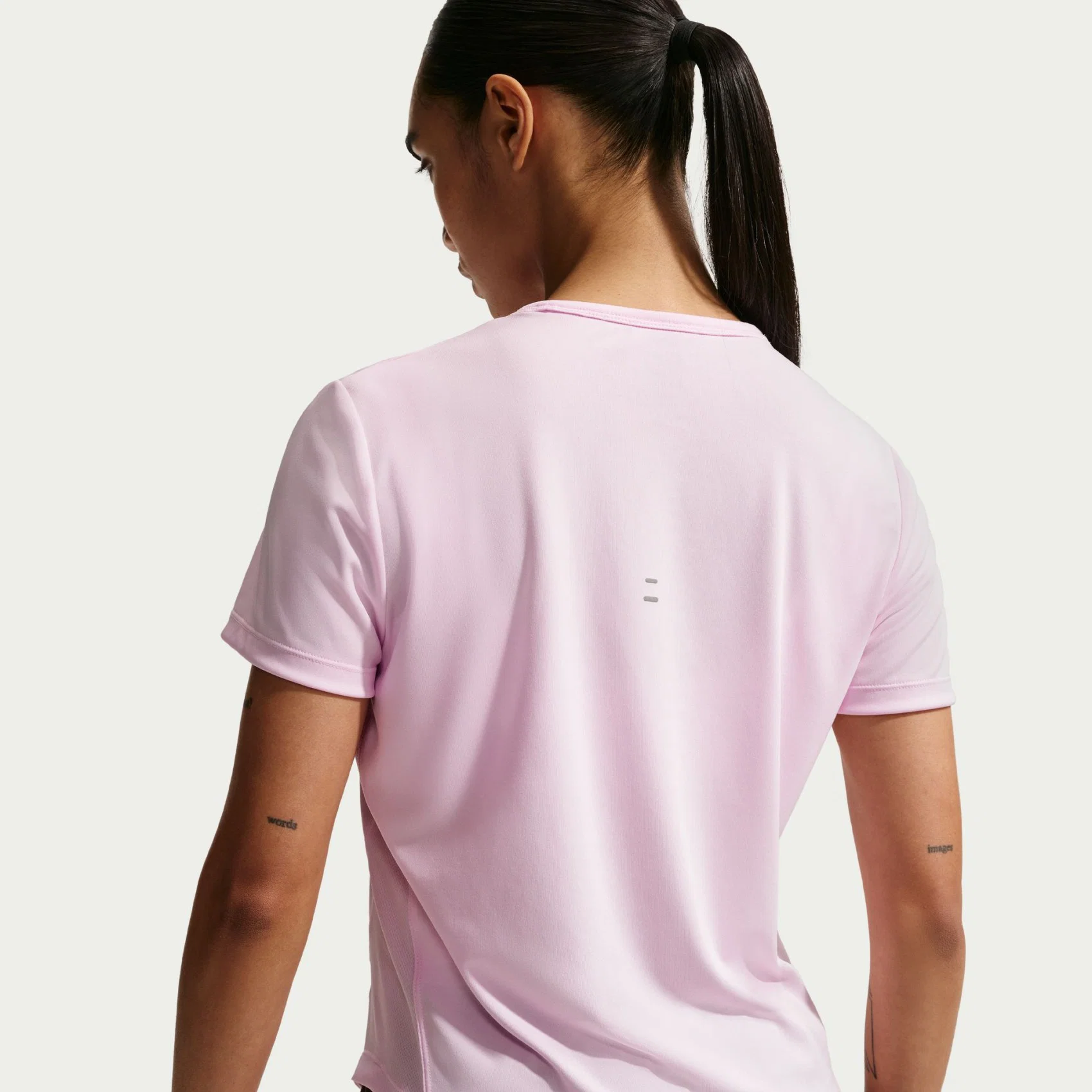 Nike Tempo Dri-FIT Ss Top Qadınlar üçün top