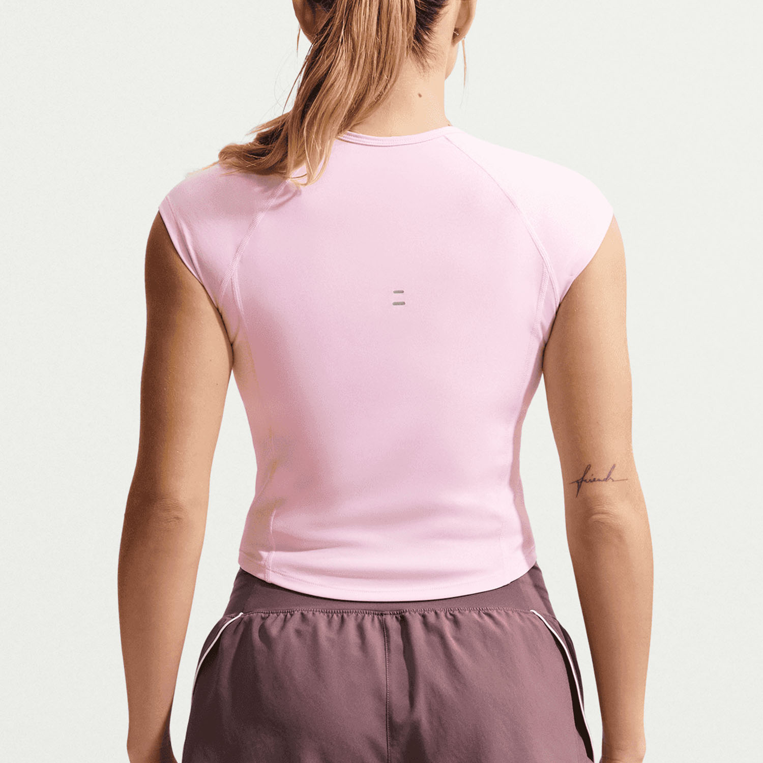 Nike Tempo Swoosh Run Dri-FIT Qadınlar üçün köynək